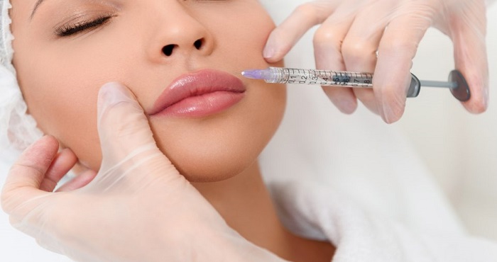 چطور از تورم بعد از تزریق ژل لب جلوگیری کنیم؟ 6 راهکار ساده!