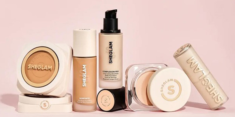 راهنمای انتخاب لوازم آرایشی برای عید + ترفندهای ماندگاری آرایش